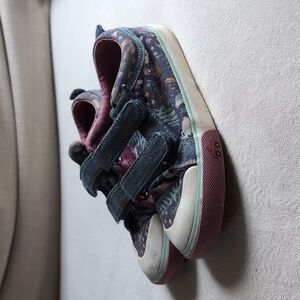 Girls Velcro Sneakers